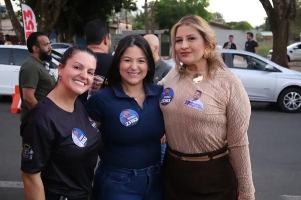 Grande Adesivaço no Jardim Guanabara — foto 12