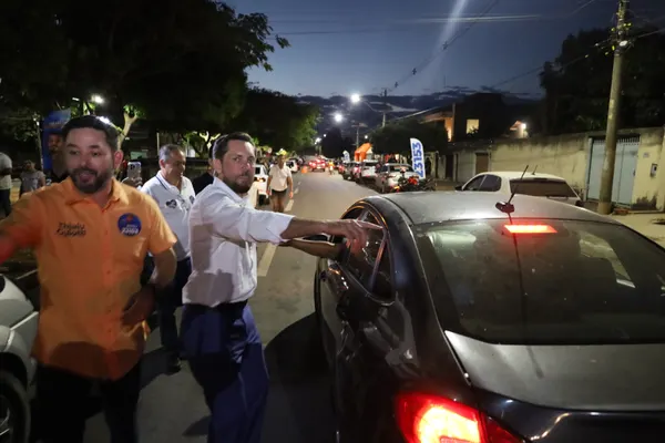 Grande Adesivaço no Jardim Guanabara — foto 27