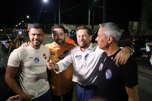 Grande Adesivaço no Jardim Guanabara — foto 47