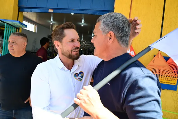 Adesivaço na Praça Matriz — foto 10