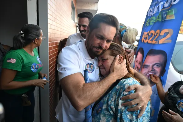 Caminhada no comércio com o deputado Gustavo Sebba e lideranças — foto 3