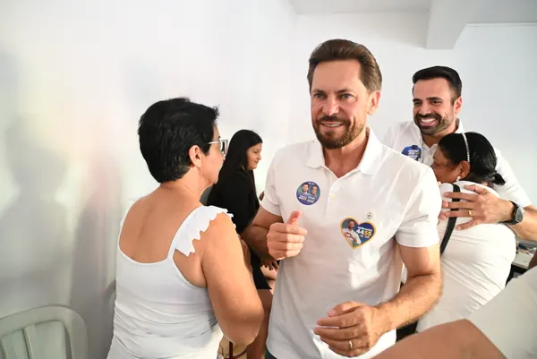 Caminhada no comércio com o deputado Gustavo Sebba e lideranças — foto 5