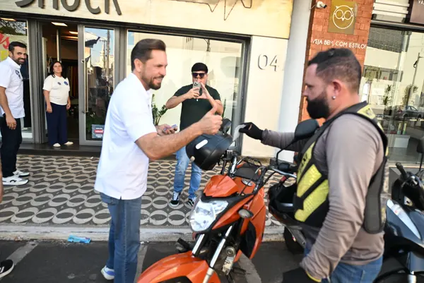 Caminhada no comércio com o deputado Gustavo Sebba e lideranças — foto 33