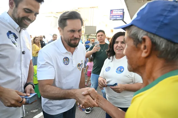 Caminhada no comércio com o deputado Gustavo Sebba e lideranças — foto 36