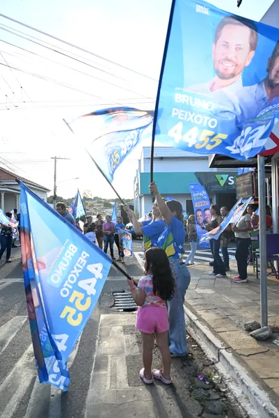 Caminhada no comércio com o deputado Gustavo Sebba e lideranças — foto 64