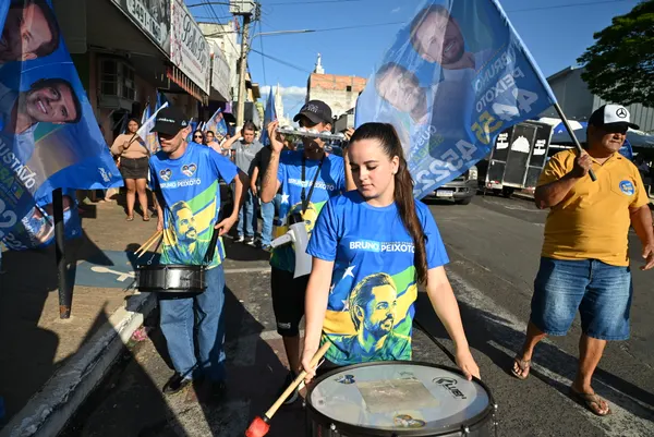 Caminhada no comércio com o deputado Gustavo Sebba e lideranças — foto 24