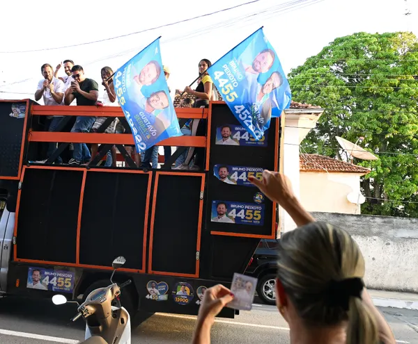 Caminhada no comércio com o deputado Gustavo Sebba e lideranças — foto 85