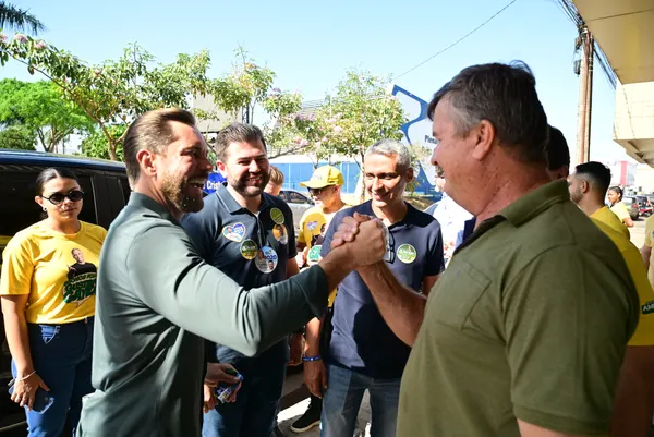 Caminhada no comércio e reunião politica em Cristalina — foto 3