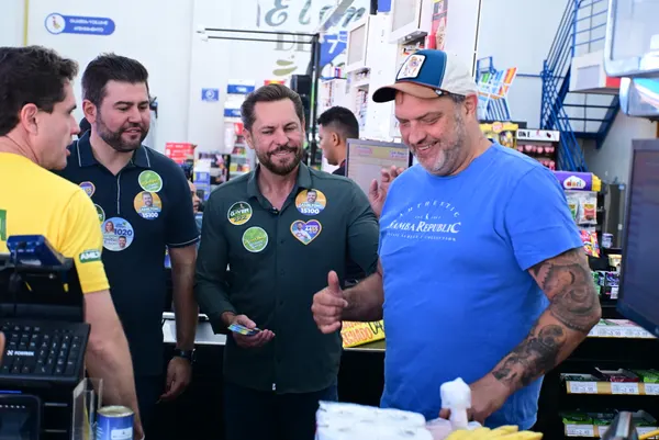 Caminhada no comércio e reunião politica em Cristalina — foto 8