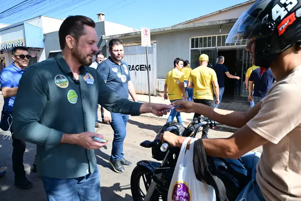 Caminhada no comércio e reunião politica em Cristalina — foto 9