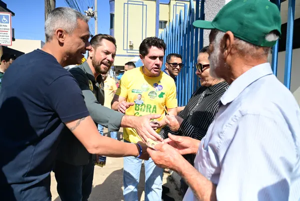Caminhada no comércio e reunião politica em Cristalina — foto 17