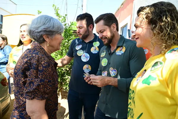 Caminhada no comércio e reunião politica em Cristalina — foto 25