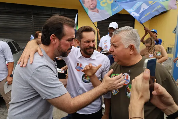 Caminhada + trio pelo bairro com Bruno e o vereador Neto Gomes. 09/09. Drive. — foto 74
