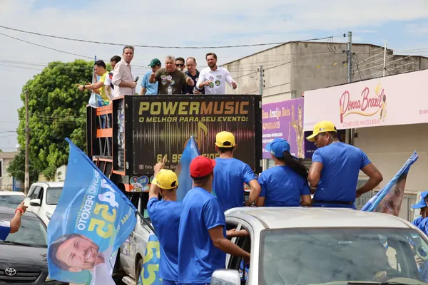 Caminhada + trio pelo bairro com Bruno e o vereador Neto Gomes. 09/09. Drive. — foto 67
