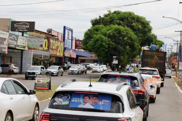 Caminhada + trio pelo bairro com Bruno e o vereador Neto Gomes. 09/09. Drive. — foto 62