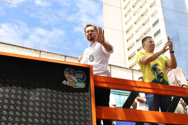 Caminhada + trio pelo bairro com Bruno e o vereador Neto Gomes. 09/09. Drive. — foto 52