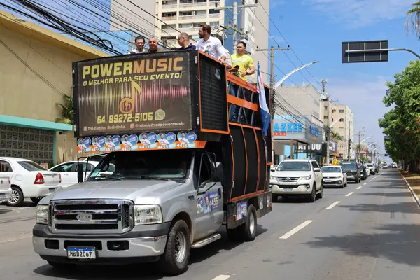 Caminhada + trio pelo bairro com Bruno e o vereador Neto Gomes. 09/09. Drive. — foto 46