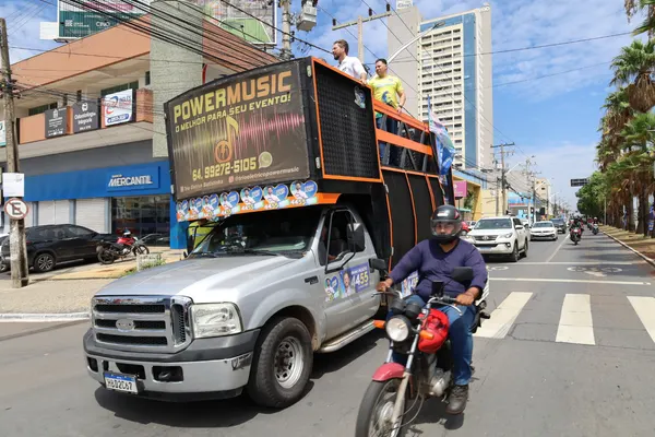 Caminhada + trio pelo bairro com Bruno e o vereador Neto Gomes. 09/09. Drive. — foto 48