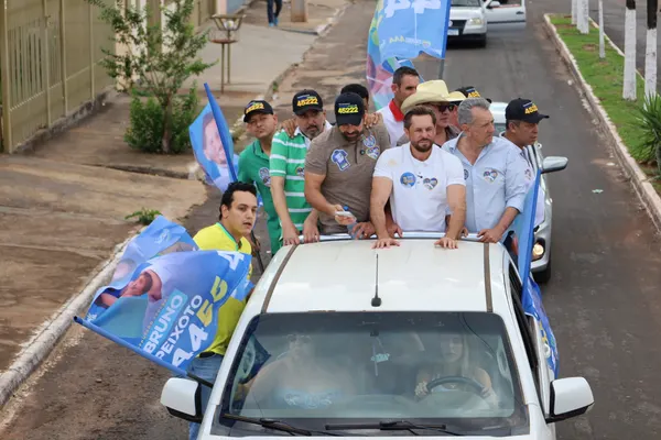 Carreata e reunião com lideranças em Corumbaíba 12/09. Fotos . — foto 32