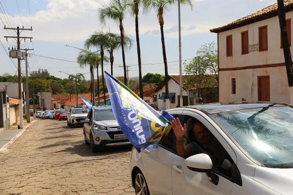 Carreata e reunião com lideranças em Corumbaíba 12/09. Fotos . — foto 4