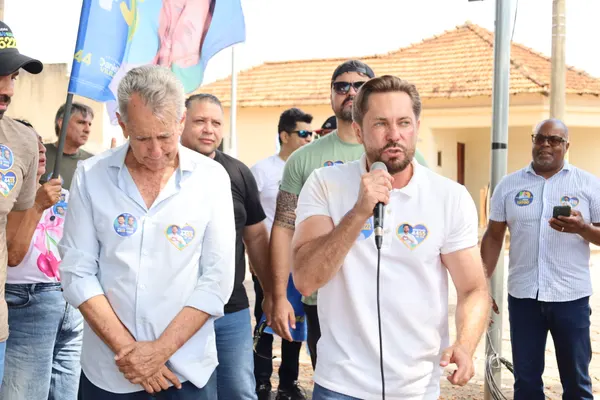 Carreata e reunião com lideranças em Corumbaíba 12/09. Fotos . — foto 83