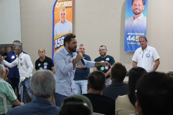 Lançamento da candidatura com o deputado Charles Bento — foto 2