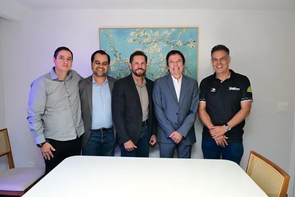 Reunião com bispo rodovalho da igreja Sara nossa terra — foto 6