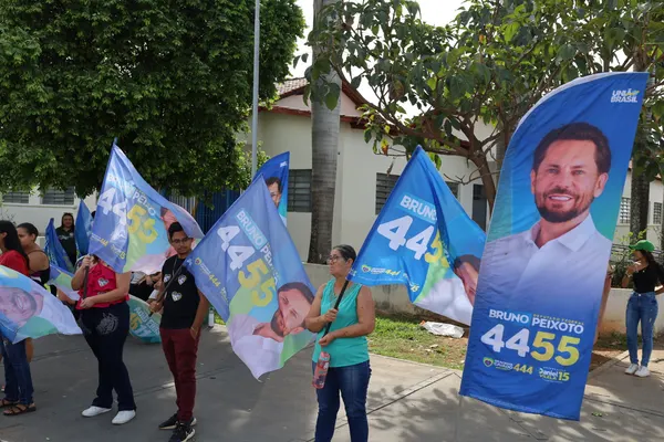 — Reunião com lideranças em Goiandira e uma passada rápida pela cidade. — foto 44