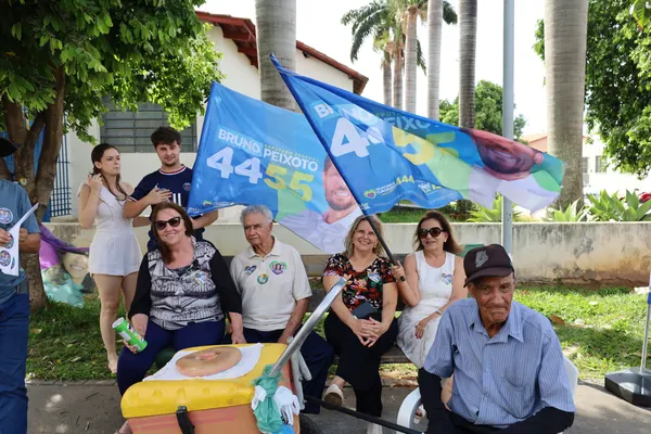 — Reunião com lideranças em Goiandira e uma passada rápida pela cidade. — foto 42