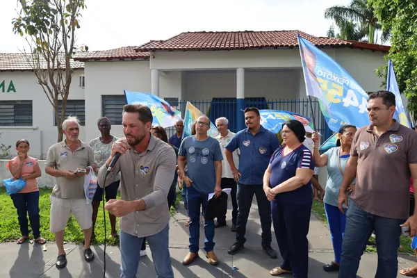 — Reunião com lideranças em Goiandira e uma passada rápida pela cidade. — foto 2