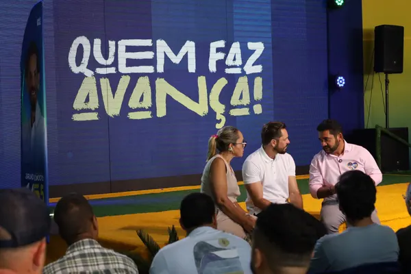 Reunião com o deputado Júlio Pina e 30 lideranças — foto 6