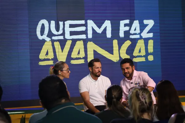 Reunião com o deputado Júlio Pina e 30 lideranças — foto 3