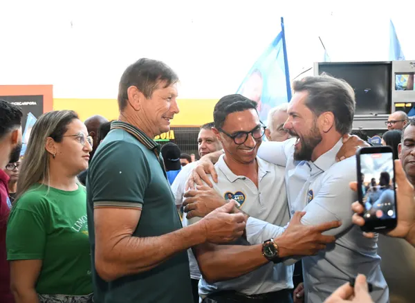 Reunião com o deputado Karlos Cabral, a prefeita Maysa e lideranças — foto 11