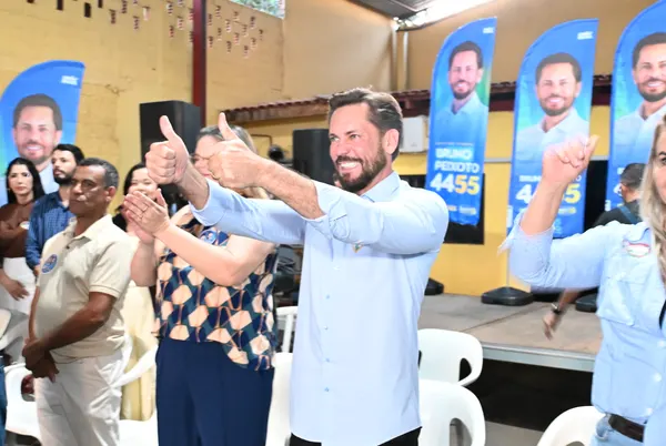 Reunião com o deputado Karlos Cabral, a prefeita Maysa e lideranças — foto 24