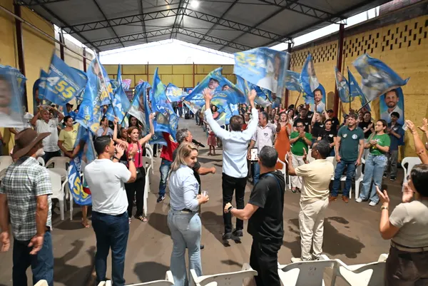 Reunião com o deputado Karlos Cabral, a prefeita Maysa e lideranças — foto 37