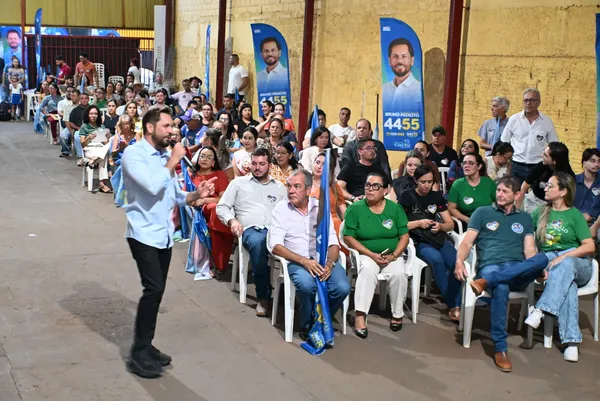 Reunião com o deputado Karlos Cabral, a prefeita Maysa e lideranças — foto 39