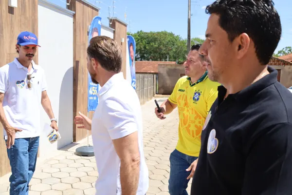 Reunião com o prefeito Alexandre, vereadores e lideranças — foto 2