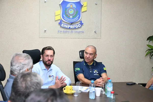 Reunião com o inspetor Newton Morais e policiais rodoviários federais — foto 3