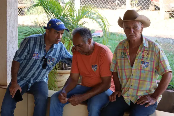 ROTEIRO: REUNIÃO COM LIDERANÇAS E VEREADORES EM GUARINOS — foto 5