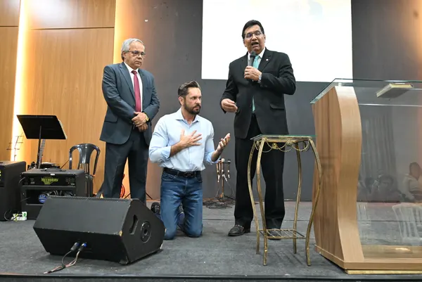 VISITA À IGREJA COM O PASTOR LUCAS — foto 7