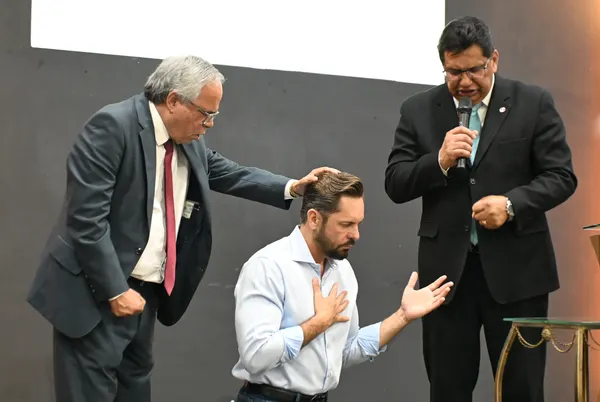 VISITA À IGREJA COM O PASTOR LUCAS — foto 11